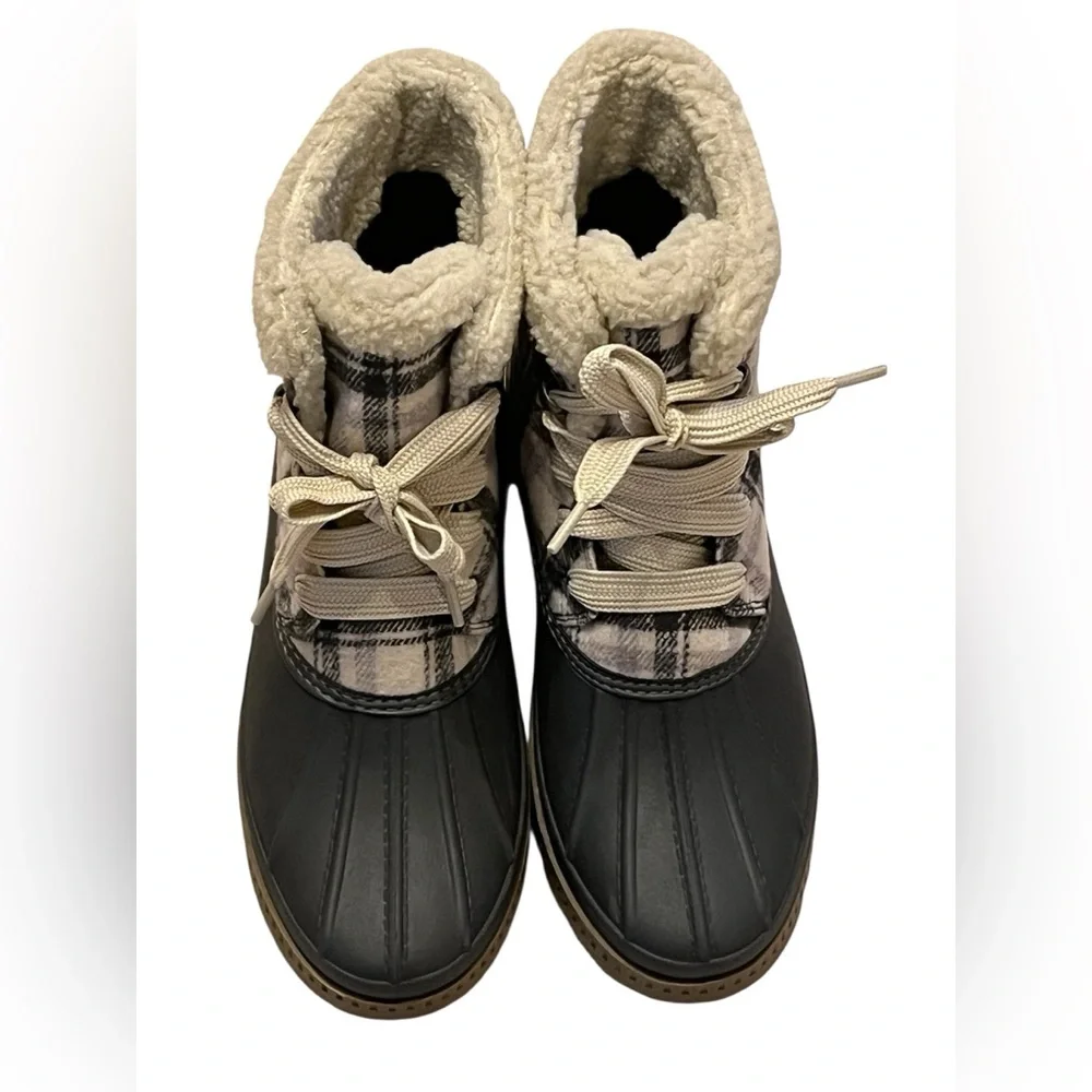 Ozark Trail Black and White Winter Boots